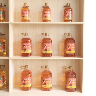 馋媳妇桶装压榨花生油 5L批发一级浓香花生油 炒菜家庭食用油图2