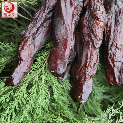 川民爱散装腊猪舌头四川特产柏树丫烟熏猪舌农家自制食品厂家批发图4