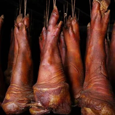 批发农家自制烟熏腊猪蹄整只约3斤腊猪手腊猪脚厂家直销图3