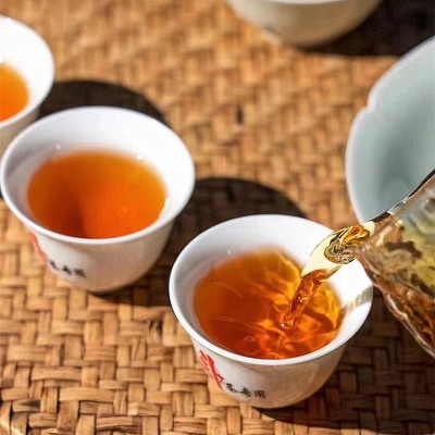 福鼎白茶小方片紧压小茶饼越陈越香烟条180克磻溪老白茶茶叶图5