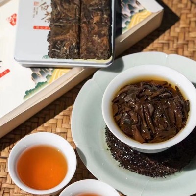 福鼎白茶小方片紧压小茶饼越陈越香烟条180克磻溪老白茶茶叶图4