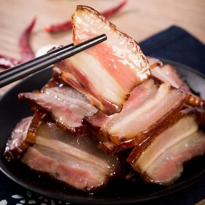 厂家直供正宗柴火烟熏农家黑五花腊肉酒店特色菜图2
