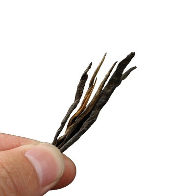 批发凤庆滇红茶 JD58原料2024年春茶 二叶松针 （1号）理条红茶图3