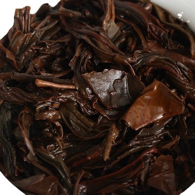 批发云南滇红茶 凤庆春茶红茶饼茶 红酽大树茶 100克普洱小茶饼图5