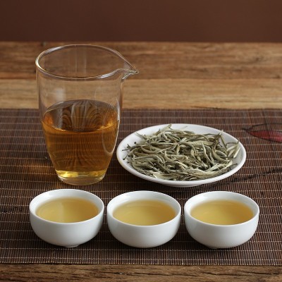 批发云南普洱茶白毫银针单芽月光白（小芽）大白毫单芽散茶图3