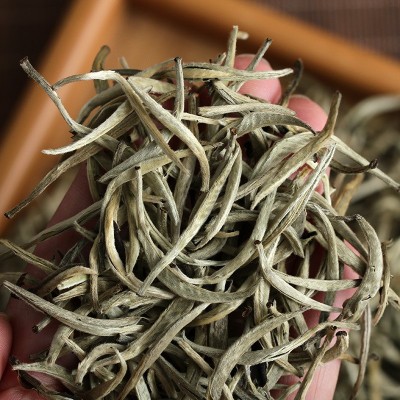 批发云南普洱茶白毫银针单芽月光白（小芽）大白毫单芽散茶图2
