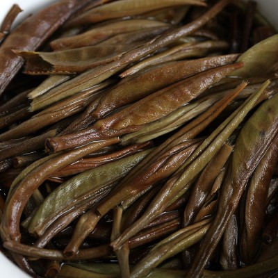 批发云南普洱茶白毫银针单芽月光白（小芽）大白毫单芽散茶图4